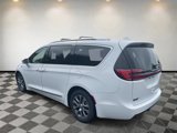 Used 2022 Chrysler Pacifica Pinnacle image 4