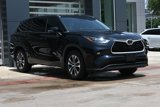 Used 2021 Toyota Highlander XLE image 2