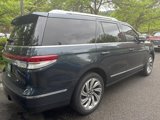 Used 2022 Lincoln Navigator Reserve image 3