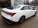 New 2025 Hyundai Elantra SEL image 2