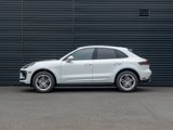 Certified 2023 Porsche Macan image 2
