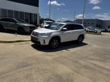 Used 2019 Toyota Highlander XLE image 2
