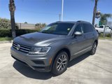 Used 2018 Volkswagen Tiguan SE w/ Panoramic Sunroof Package image 4