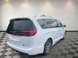 Used 2022 Chrysler Pacifica Pinnacle image 3