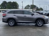 Used 2019 Toyota Highlander XLE image 2
