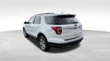 Used 2018 Ford Explorer XLT image 3