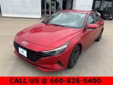 Used 2022 Hyundai Elantra SEL image 2