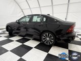 Used 2021 Volvo S60 T5 Momentum image 2