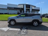 Used 2024 GMC Terrain SLE image 2