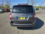 Used 2016 Chrysler Town & Country Touring image 5