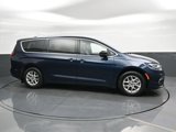 New 2025 Chrysler Pacifica Select image 3