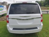 Used 2014 Chrysler Town & Country Touring image 6
