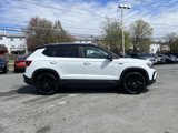 New 2024 Volkswagen Taos SE image 2