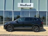 Used 2022 Volkswagen Tiguan SE image 2