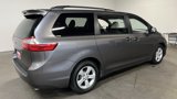 Used 2017 Toyota Sienna LE image 3