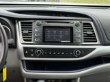 Used 2019 Toyota Highlander LE image 3