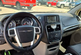 Used 2015 Chrysler Town & Country Touring image 4