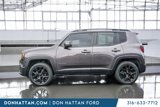 Used 2016 Jeep Renegade Latitude image 2