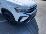 Used 2022 Volkswagen Taos SE image 6