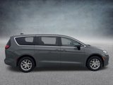 New 2025 Chrysler Pacifica Select image 4