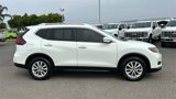 Used 2019 Nissan Rogue SV image 2