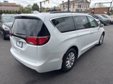 Used 2017 Chrysler Pacifica Touring-L image 5