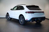 Certified 2024 Porsche Macan image 2