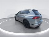 Used 2022 Volkswagen Tiguan SE R-Line image 4