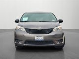 Used 2013 Toyota Sienna L image 2
