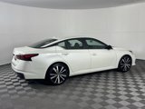 Used 2020 Nissan Altima 2.5 SR w/ Premium Package image 3