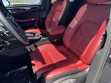 Certified 2025 Porsche Macan image 5
