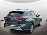 Used 2020 Toyota Highlander Limited Platinum image 2