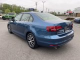 Used 2017 Volkswagen Jetta SE image 2