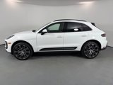 Certified 2024 Porsche Macan image 2