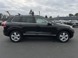 Used 2013 Volkswagen Touareg Sport image 6