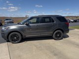 Used 2018 Ford Explorer XLT image 4