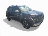 Used 2021 Hyundai Venue image 2