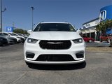 Used 2022 Chrysler Pacifica Touring-L image 3