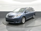 Used 2017 Toyota Sienna LE image 3