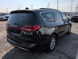 Used 2021 Chrysler Pacifica Touring image 4