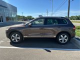 Used 2012 Volkswagen Touareg TDI image 4
