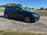 Used 2019 Hyundai Elantra GT image 4