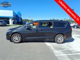 Used 2023 Chrysler Pacifica Touring-L image 2
