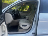 Used 2012 Volkswagen Touareg TDI image 4