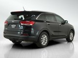 Used 2017 Kia Sorento LX image 5