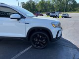 Used 2022 Volkswagen Taos SE image 5