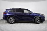 Used 2021 Toyota Highlander XLE image 3