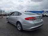 Used 2017 Ford Fusion SE w/ Fusion SE Technology Package image 4