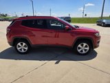 Used 2019 Jeep Compass Latitude w/ Cold Weather Group image 2