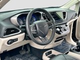 Certified 2023 Chrysler Pacifica Touring-L image 4
